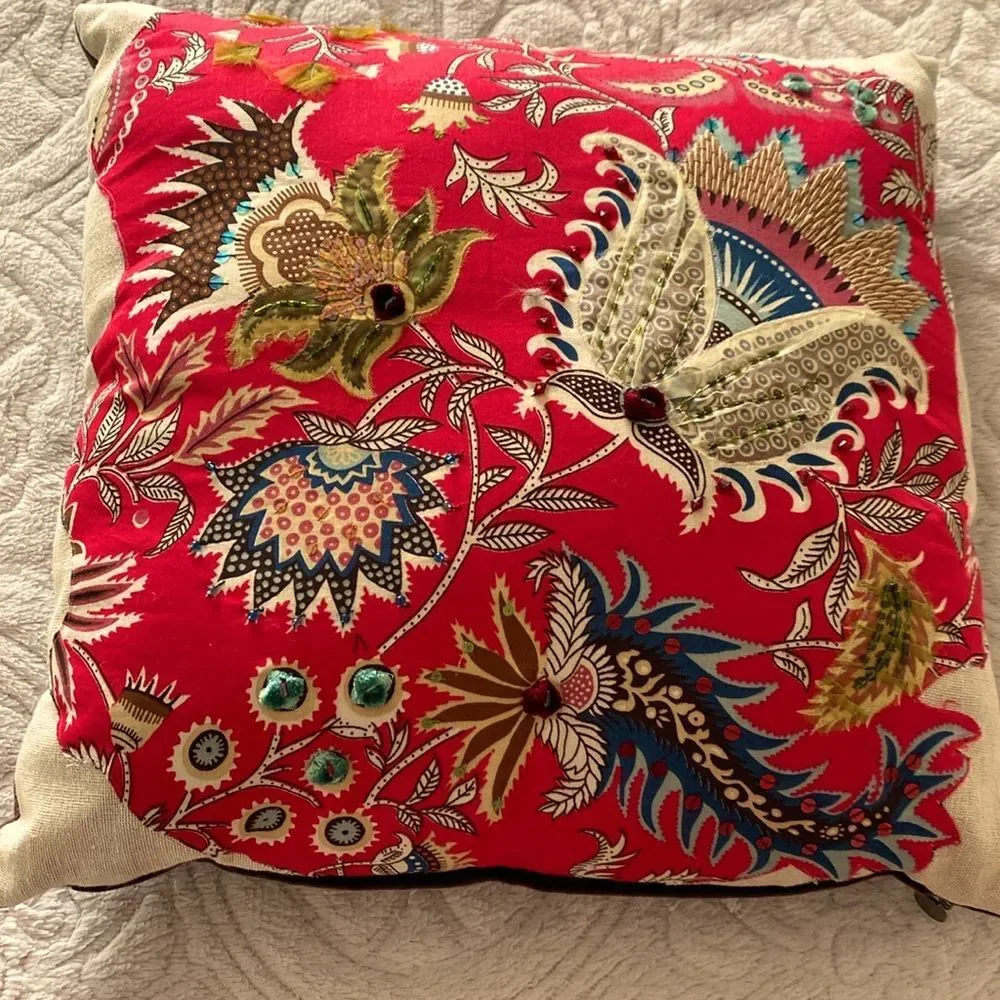 Pier 1 accent throw pillow Used 4 staging like NEW! Beautiful intricate details